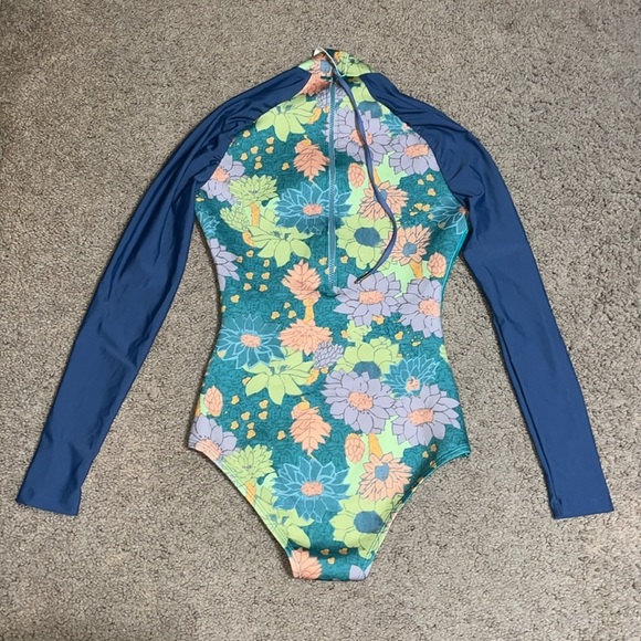 Seea Gaviotas Surf Suit Mirage Floral Medium - Picture 7 of 11